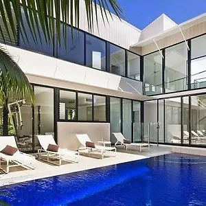  Holiday home Luxury Retreat With Private & Jetty